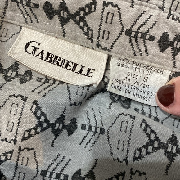 Gabrielle vintage stickman oversized gray blouse. Size Small but fits medium - Picture 7 of 8